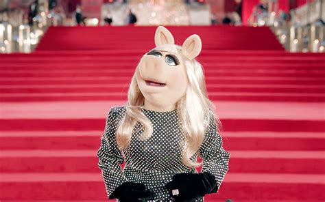 Red Carpet Fashion Awards 2017 Miss Piggy Chose Saint Laurent And