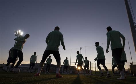 Jornal Correio Seleção Brasileira treina com grupo completo pela primeira vez