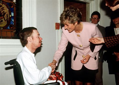 30 Rare And Amazing Photos Of Princess Diana Page 17 Of 31 True