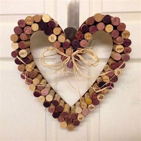 Learn how to paint champagne corks to easily make your own wedding cake topper or special keepsake from your wedding day! DIY Wine Cork Crafts That Will Leave You Speechless