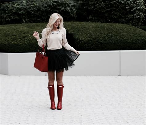How To Style And Wear Hunter Boots Beyoutiful Blog Style Hunter