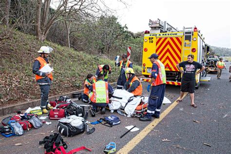 N2 Winklespruit Roll Over Crash Leaves One Dead Two Critically Injured