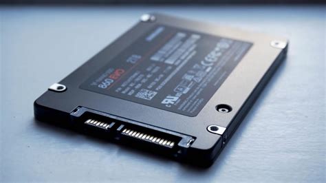 Kelebihan dan Kekurangan Laptop dengan SSD dan HDD: Mana yang Lebih Baik?