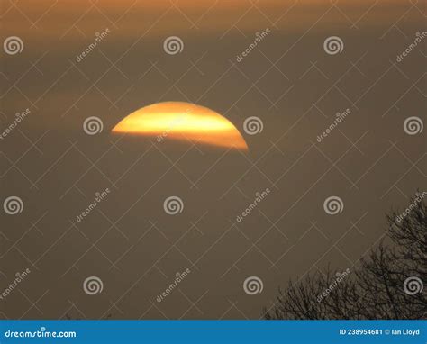 The Setting Sun In A Winters Sky And Cold Stock Image Image Of Cold