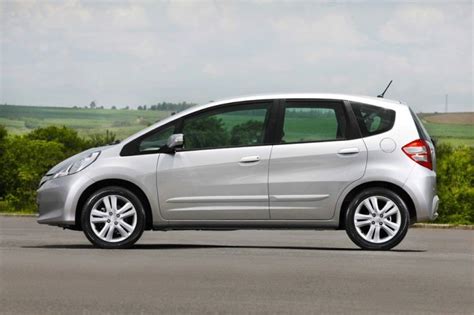 The honda fit is practical, economical, and roomy. Honda Fit 2013: moderno, atractivo y de accesible precio ...