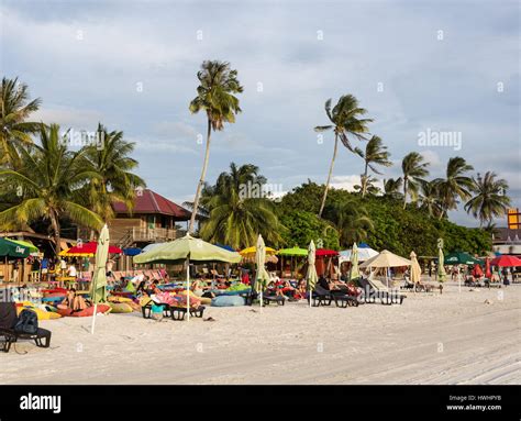 Pantai Cenang Beach Hi Res Stock Photography And Images Alamy