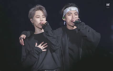 Insider mengatakan kemungkinan jimin dan suga akan menjadi subunit pertama bts coppamagz. V dan Jimin Sibuk Mesra-Mesraan di Konser BTS, Gendong ...