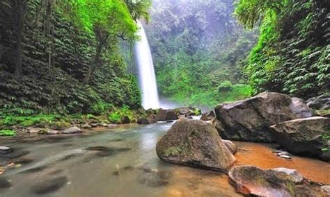 Setelah sampai di pelabuhan ketapang, perjalanan ke bali diteruskan menggunakan kapal feri. 10 Tempat Wisata di Badung Bali, Pusat Wisata Kelas Dunia!