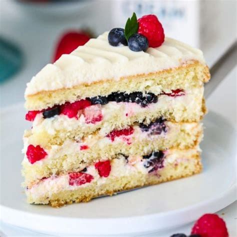 Portail des communes de france : Berry Chantilly Cake | Easy cake recipes, Cake recipes ...