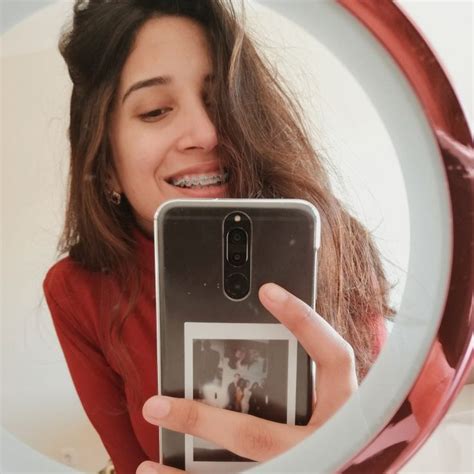 mariarguaura mirror selfie instagram picture