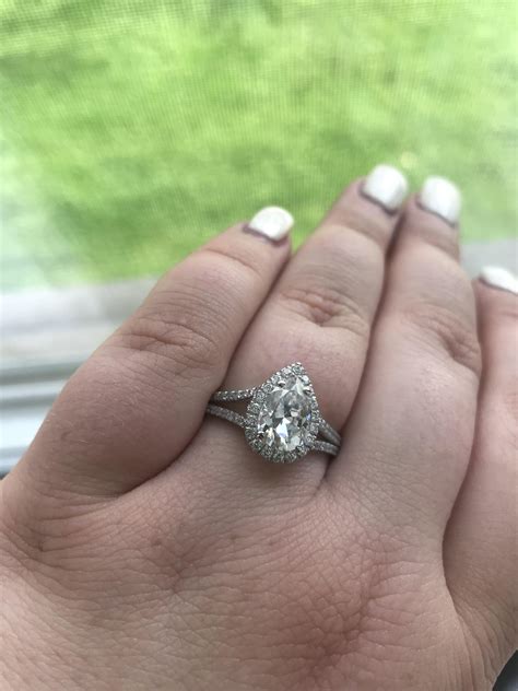 no longer a lurker today i got engaged r justengaged