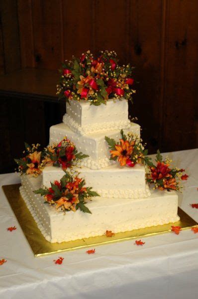 17 Best Images About Square Wedding Cakes On Pinterest