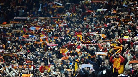 Mourinho Salutes Incredible Galatasaray Fans Champions League 2012