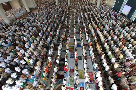 Sholat 5 waktu termasuk salah satu rukun islam yang kedua. Panduan Shalat Sunnah Idul Fitri (Ied) - Suara Muslim