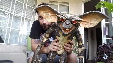 Trick Or Treat Studios Gremlin Puppet Review Youtube