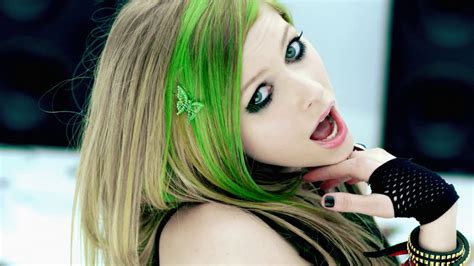 1280x720 Resolution Avril Lavigne Avril Lavigne Open Mouth Singer Green Hair Hd Wallpaper
