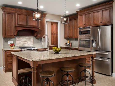 Fabuwood investigates all the possibilities as we work to help you discover customization alternatives that suit your lifestyle and indisputable configuration. Fabuwood Wellington Cinnamon Kitchen Cabinets [Solid Wood ...