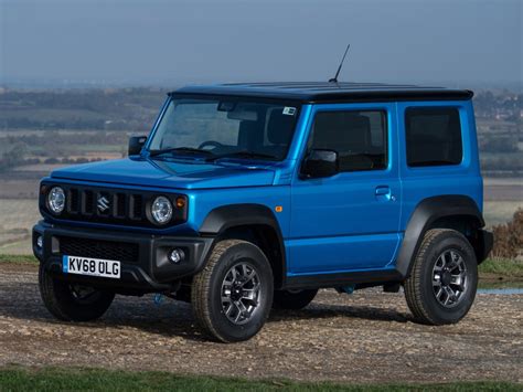 There are places in the world only the jimny can go. El Suzuki Jimny estrena versión con caja automática