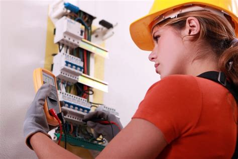 Top 7 Reasons To Hire A Professional Electrician For Home Renovation