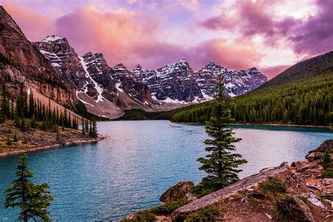 Moraine Lake Sunset Photograph By Russell Wells