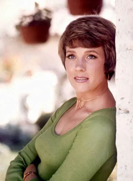 British Actress And Singer Julie Andrews In Spain 1965 Old Photo 593