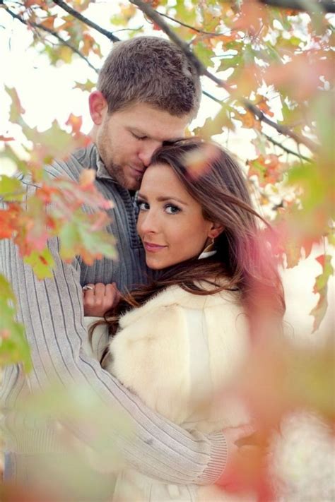 55 Best Engagement Poses Inspirations For Sweet Memories 051 Oosile