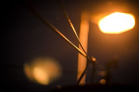 무료 이미지 빛 밤 거리 검은 케이블 전등 분위기 어둠 램프 백열 전구 양초 하늘 조명 액세서리