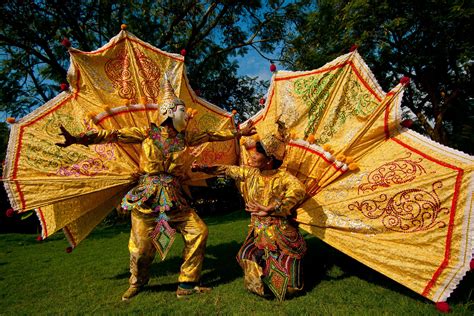 Shan Traditional Dance Kain Nari And Kain Nara Is Still Popular In