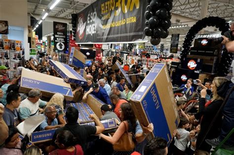 What Is The Real Meaning Of Black Friday In America - Black Friday around the world as shoppers swarm in search of bargains