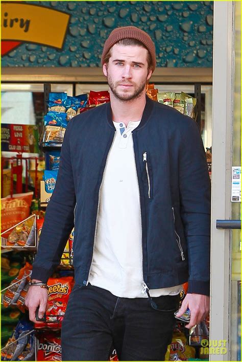 Liam Hemsworth Steps Out After Catching Fire Breaks Box Office Record Photo 3000199 Liam