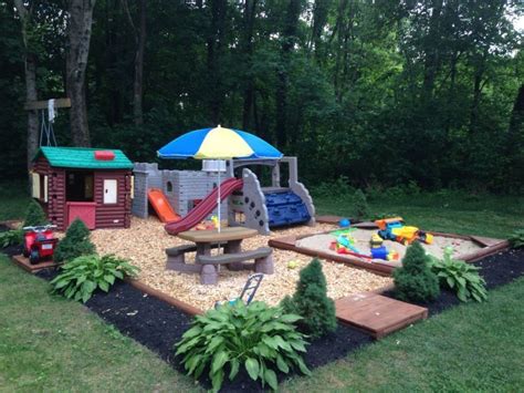 These are low to the ground and coming up with backyard ideas for a yard that has a slope can be a challenge. Fabulous Backyard Ideas To Make An Outdoor Oasis For Kids ...