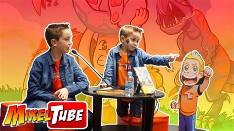 Primera Firma De Libros Mikeltube El Planeta Dinotron Con Nuestros