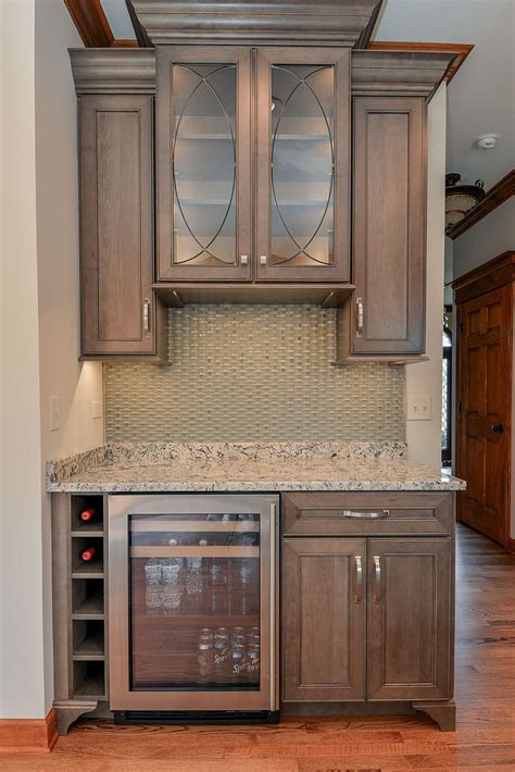 Maple has proved difficult to stain using everyday stains like minwax® so, after a little research, i realized i was going to have to use a dye stain. Kitchen Refreshment Center: Wellborn Cabinet, Inc. Premier Series Sonoma door style on Maple ...