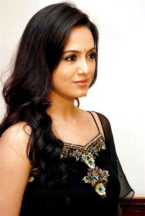 Tamil Actress Sana Khan Hot Stills In Black Churidar