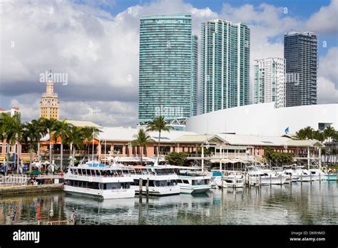Bayside Marketplace And Marina Miami Florida Usa Stock Photo Alamy