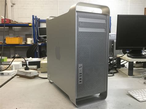 Workstation Apple Mac Pro Early 2009 Model A1289 Powers On Sold As Is