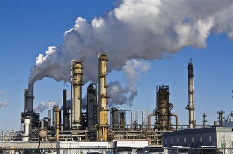 Home Fires The Chevron Refinery Helps Transform Fossil Fuels Into Greenhouse Gases — And