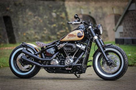 The blacked out harley front end was also installed by the same dealership. Thunderbike Flying Slim • H-D Softail Slim FLSL Custom Bobber
