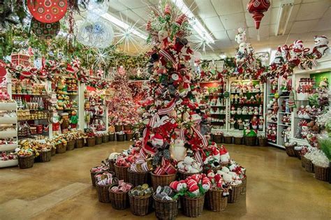 The Largest Christmas Store In Texas Decorators Warehouse Christmas