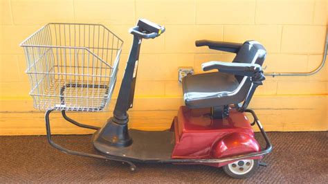 A Louisiana Man Decided To Steal An Electric Powered Shopping Cart From