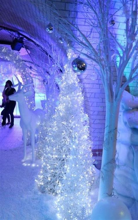 42 Beautiful Winter Wonderland Lighting Ideas For Outdoor And Indoor