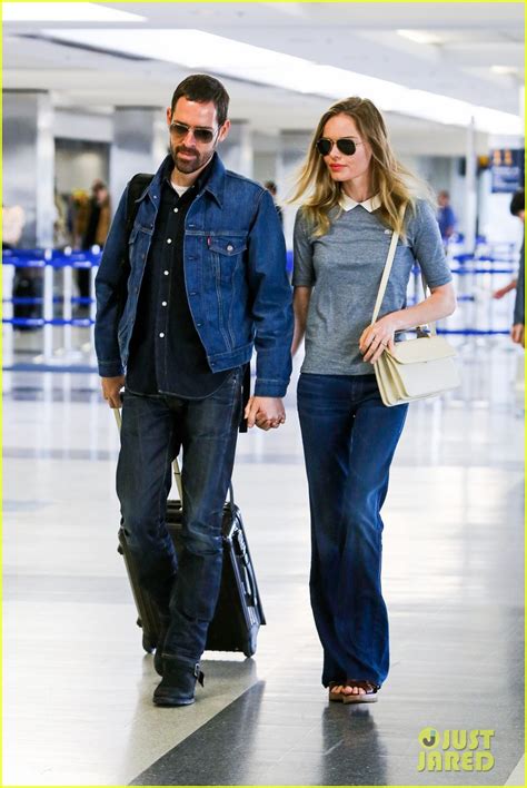 Kate Bosworth And Michael Polish Hold Hands Before Flight Photo 2862462 Kate Bosworth Michael