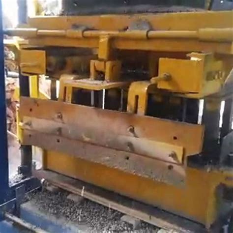 This is manual concrete brick making machine on stand. QT4-26 Clay Brick Making Machine Price Block Making ...