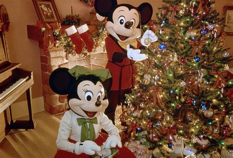 Vintage Walt Disney World Mickey And Minnie Trimming The