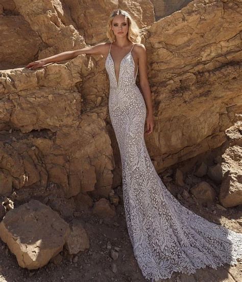 Ihr lieben, dies ist unsere spezialfolge mit 10 tipps zum thema brautkleiderkauf. Pin auf Brautmode | Inspiration