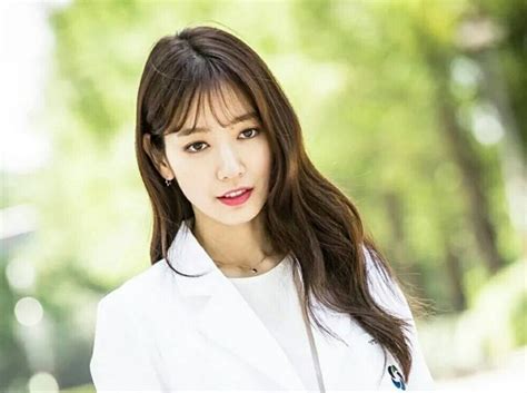 Doctors Sparks Huge Popularity For Park Shin Hye And Her