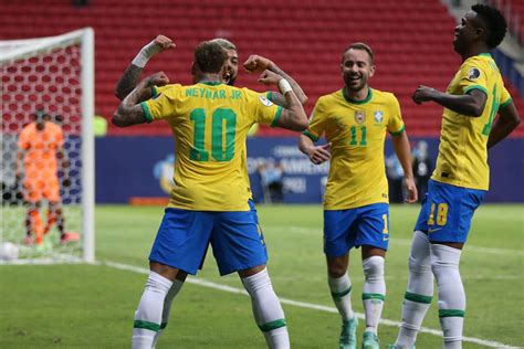 Jun 06, 2021 · أكد كاسيميرو، قائد منتخب البرازيل لكرة القدم، الجمعة، أن لاعبي الفريق وطاقمه غير راضين عن استضافة البرازيل لبطولة كوبا أمريكا المقرر انطلاقها في 13 يونيو/ حزيران. موعد مباراة البرازيل والأرجنتين في نهائي كوبا أمريكا 2021 ...