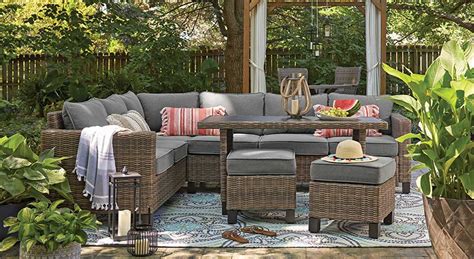 Revamp Your Outdoor Space With Trendy Online Furniture Read These