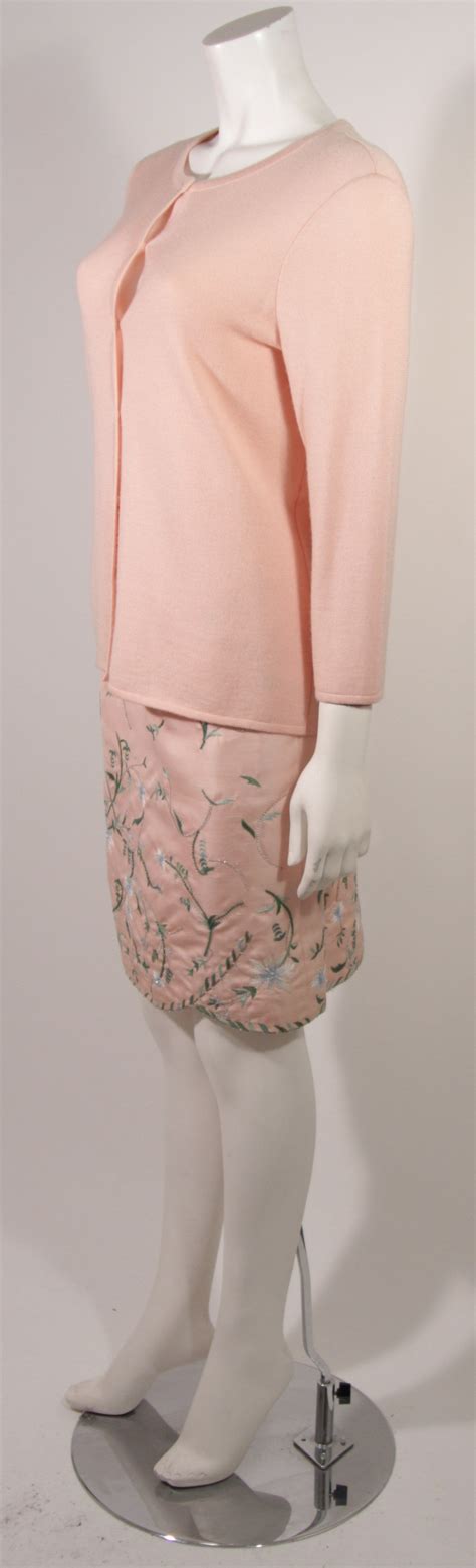 Oscar De La Renta Pink Floral Embroidered Skirt And Cardigan Set Size Large For Sale At 1stdibs