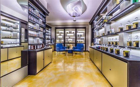 Attractive High Quality Perfume Shop Decoration Customized Interior Design